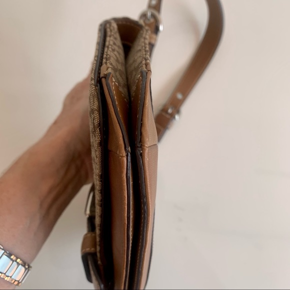 COACH Mini Signature 7075 Beige Leather Canvas Flap Shoulder Bag Authentic - Picture 9 of 16